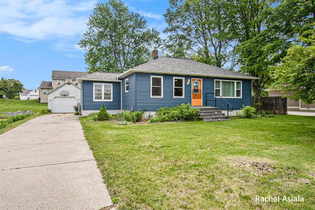 front view picture of 7330 Byron Centersw , Byron Center, MI. 49315