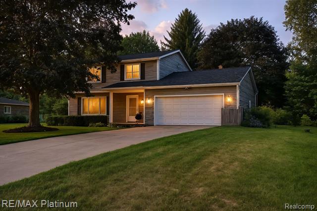 front view picture of 6339 Chaparral Dr., Brighton, MI. 48116