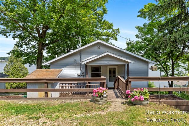 front view picture of 1725 Ottawa Trail, Hastings, MI. 49058