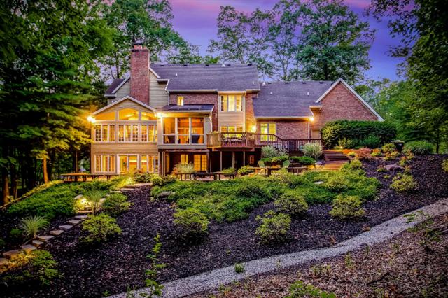 front view picture of 1624 Beardse  Drive, Grand Rapids, MI. 49546