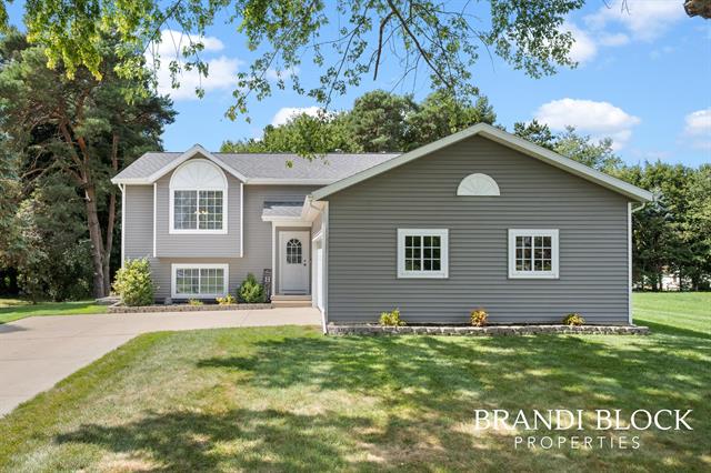 front view picture of 11397 Brown Avenue, Allendale, MI. 49401
