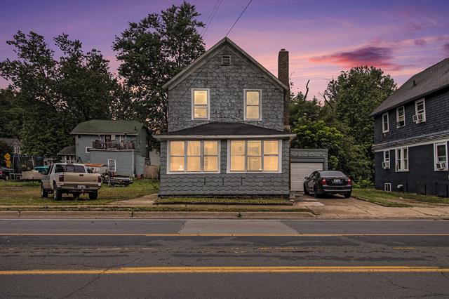 front view picture of 1850 S Burdick Street, Kalamazoo, MI. 49001