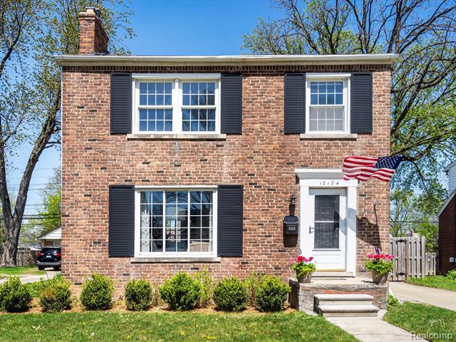 front view picture of 10124 Kingston Ave, Huntington Woods, MI. 48070