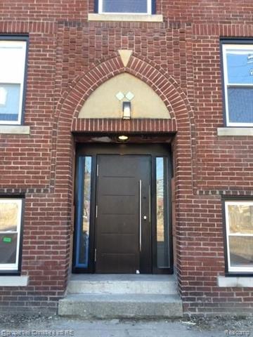 front view picture of 1523 Ash Street, Detroit, MI. 48216