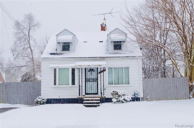 front view picture of 19452 Mccormick Street, Detroit, MI. 48224