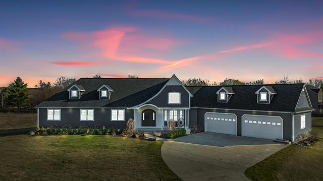front view picture of 10914 Doves Point, Brighton, MI. 48114