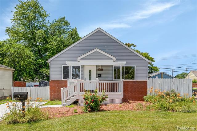 front view picture of 26779 Brettonwoods St, Madison Heights, MI. 48071