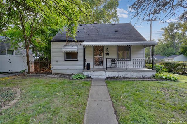front view picture of 17465 Fenton St, Detroit, MI. 48219