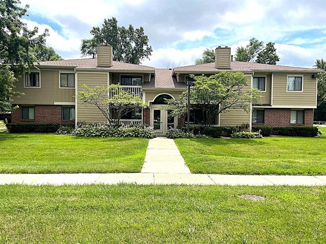 front view picture of 3001 Fernwood Avenue, Ann Arbor, MI. 48108