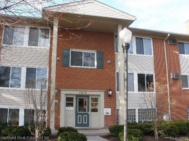 front view picture of 7412 Central Street, Westland, MI. 48185