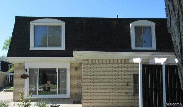 front view picture of 29792 City Center Drive, Warren, MI. 48093