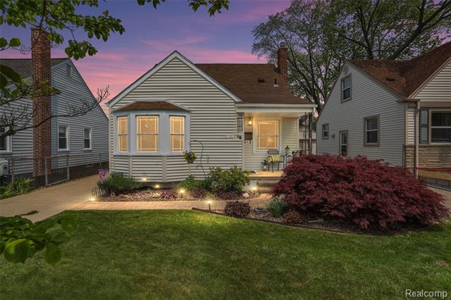 front view picture of 1958 Columbia Rd, Berkley, MI. 48072