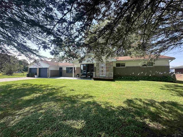 front view picture of 1617 Mcalpine Drive, Mount Morris, MI. 48458