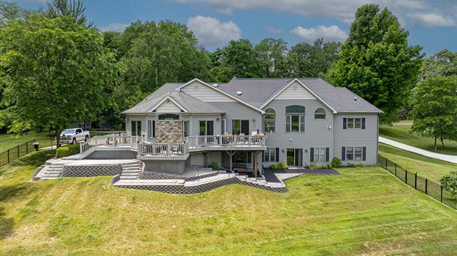 front view picture of 6349 E Michigan Ave, Jackson, MI. 49201