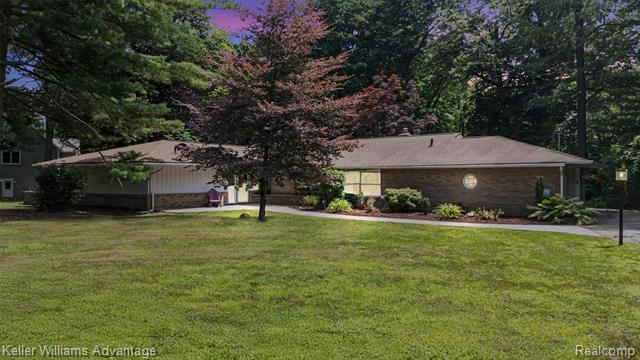 front view picture of 1802 Harvey Drive, Williamston, MI. 48895