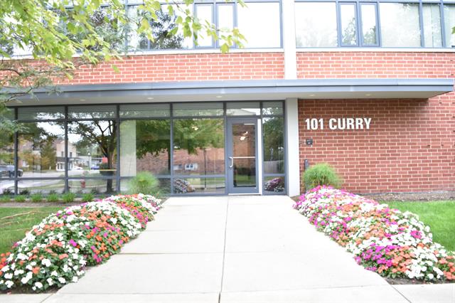 front view picture of 101 Curry Ave, Royal Oak, MI. 48067