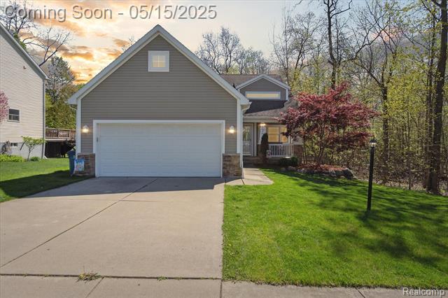 front view picture of 172 Laura Lane, Linden, MI. 48451