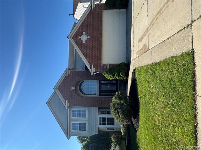 front view picture of 7586 Kensington Drive, Ypsilanti, MI. 48197