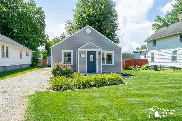 front view picture of 739 Orchard Ave, Temperance, MI. 48182