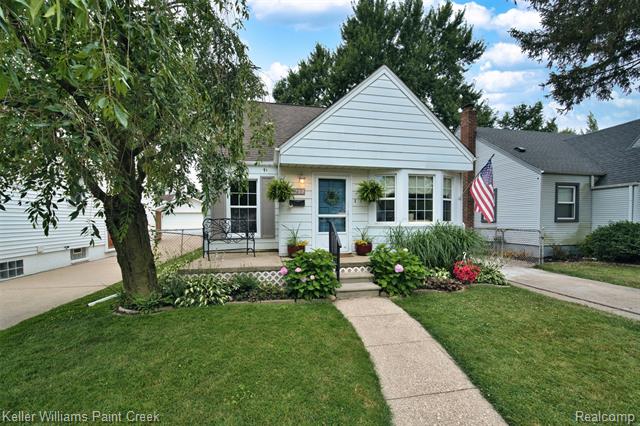 front view picture of 2259 Cambridge Rd, Berkley, MI. 48072