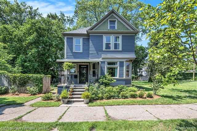 front view picture of 1225 Fischer Street, Detroit, MI. 48214
