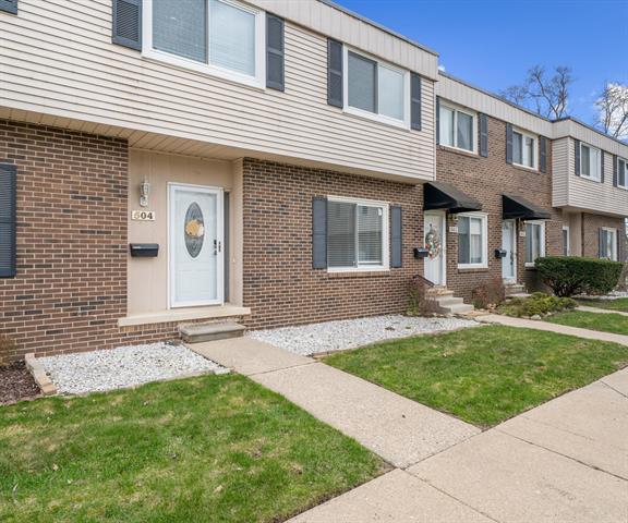 front view picture of 504 Estrada Drive, Belleville, MI. 48111