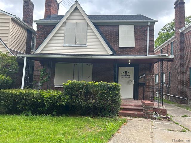front view picture of 18032 Woodingham Drive, Detroit, MI. 48221