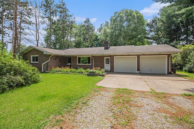 front view picture of 7047 Birchwood Drive, Mount Morris, MI. 48458