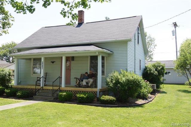 front view picture of 4316 Huron Street, North Branch, MI. 48461