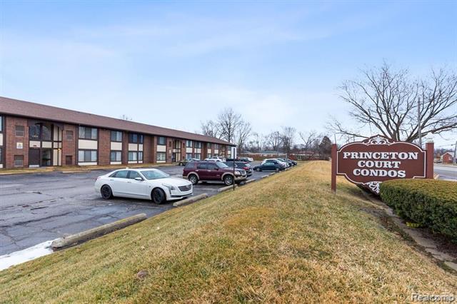 front view picture of 4973 E 10 Mile Road, Warren, MI. 48091