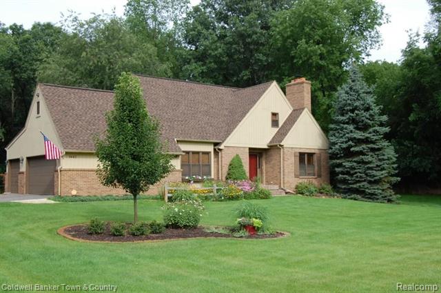 front view picture of 5440 Bradford Circle, Brighton, MI. 48114
