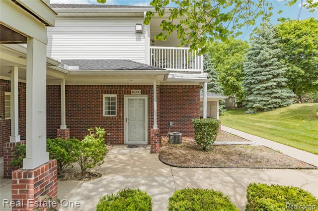 front view picture of 14286 Moravian Manor Circle, Sterling Heights, MI. 48312