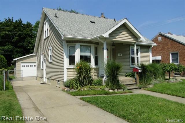 front view picture of 118 N Vermont Ave, Royal Oak, MI. 48067