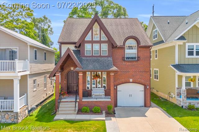 front view picture of 706 Chambers St, Royal Oak, MI. 48067