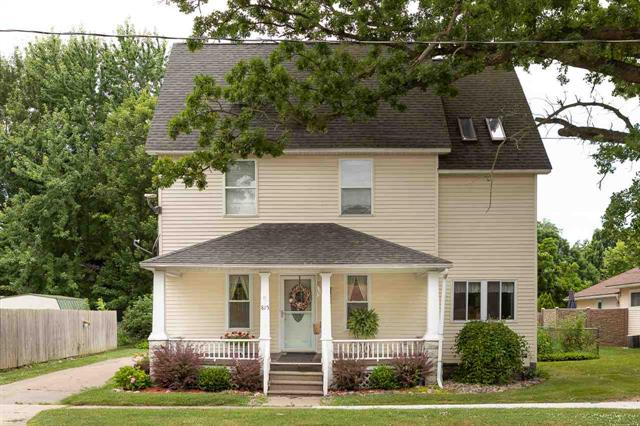 front view picture of 815 Summit, Owosso, MI. 48867