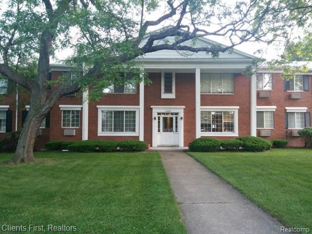 front view picture of 20886 Wildwood, Harper Woods, MI. 48225