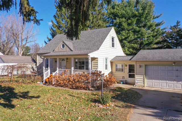front view picture of 544 Warren Avenue, Flushing, MI. 48433