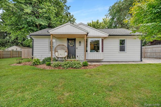 front view picture of 1133 Kingston Avenue, Flint, MI. 48507