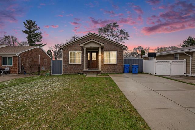 front view picture of 32677 Knapp Ave., Warren, MI. 48093