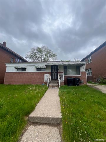 front view picture of 16200 Lawton Street, Detroit, MI. 48221