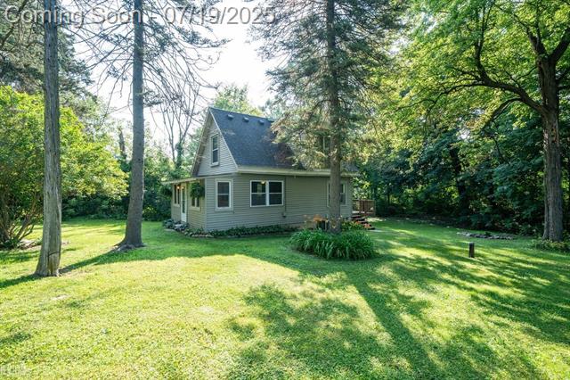 front view picture of 1289 Boulevard Drive, Howell, MI. 48843
