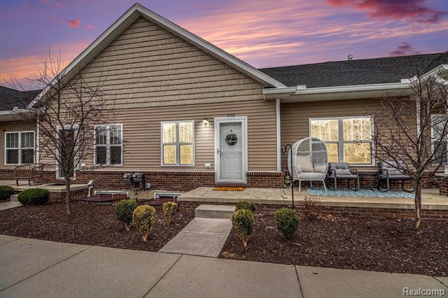 front view picture of 1758 Welland Street, Howell, MI. 48855