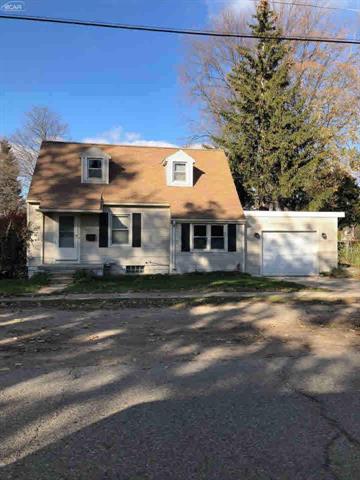 front view picture of 310 W Caroline, Fenton, MI. 48430