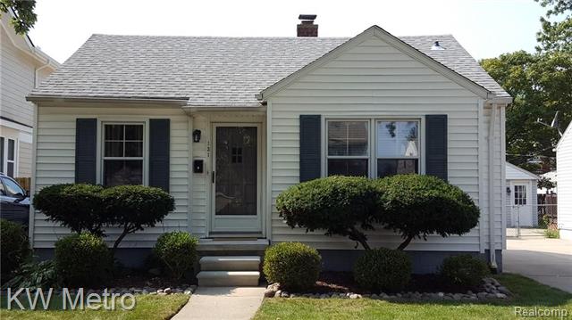 front view picture of 131 N Altadena Ave, Royal Oak, MI. 48067