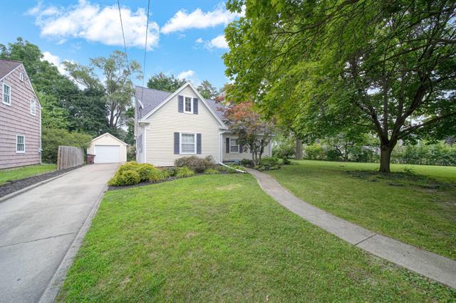 front view picture of 811 S Webster St, Jackson, MI. 49203