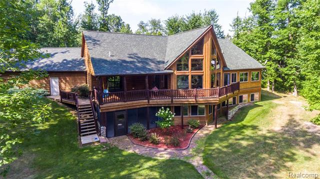 front view picture of 11570 Silver Lake Road, Byron, MI. 48418