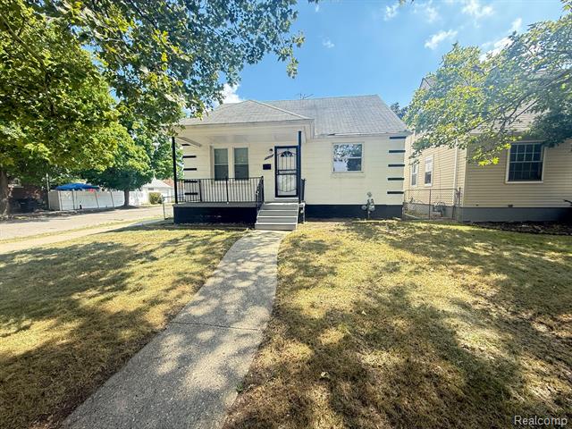 front view picture of 11090 Minden Street, Detroit, MI. 48205