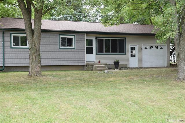 front view picture of 2167 Sandalwood Drive, Burton, MI. 48519