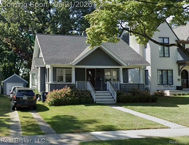 front view picture of 318 E University Ave, Royal Oak, MI. 48067