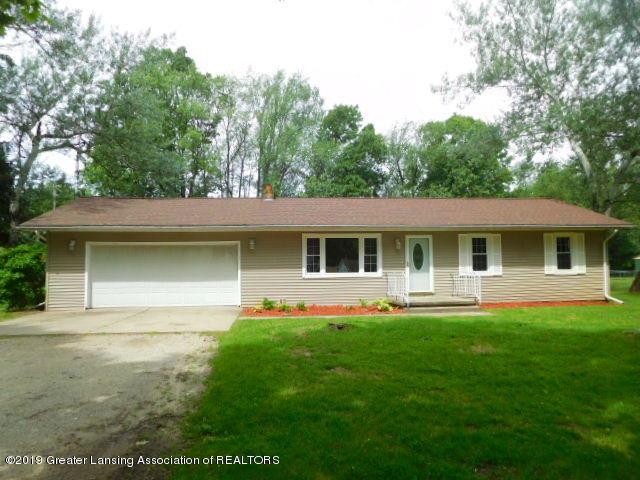 front view picture of 4900 S M-52, Stockbridge, MI. 49285